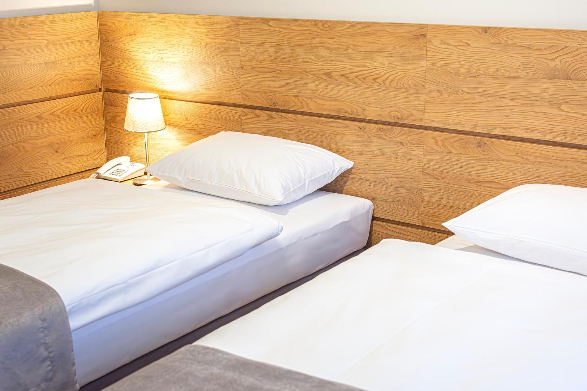 Novy Hotel Zielona Góra Dış mekan fotoğraf