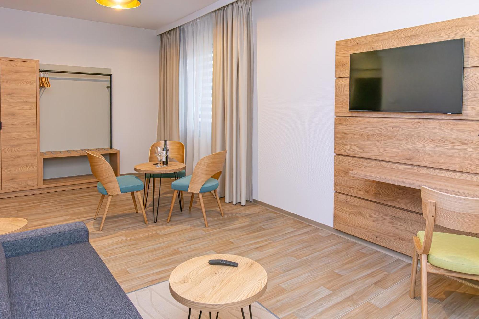 Novy Hotel Zielona Góra Dış mekan fotoğraf