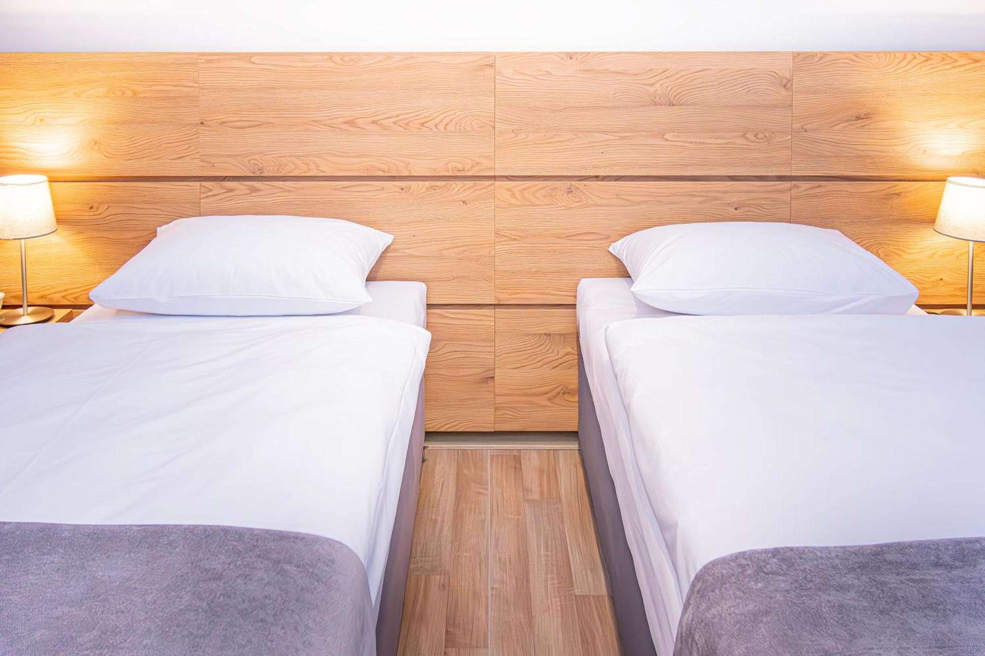 Novy Hotel Zielona Góra Dış mekan fotoğraf